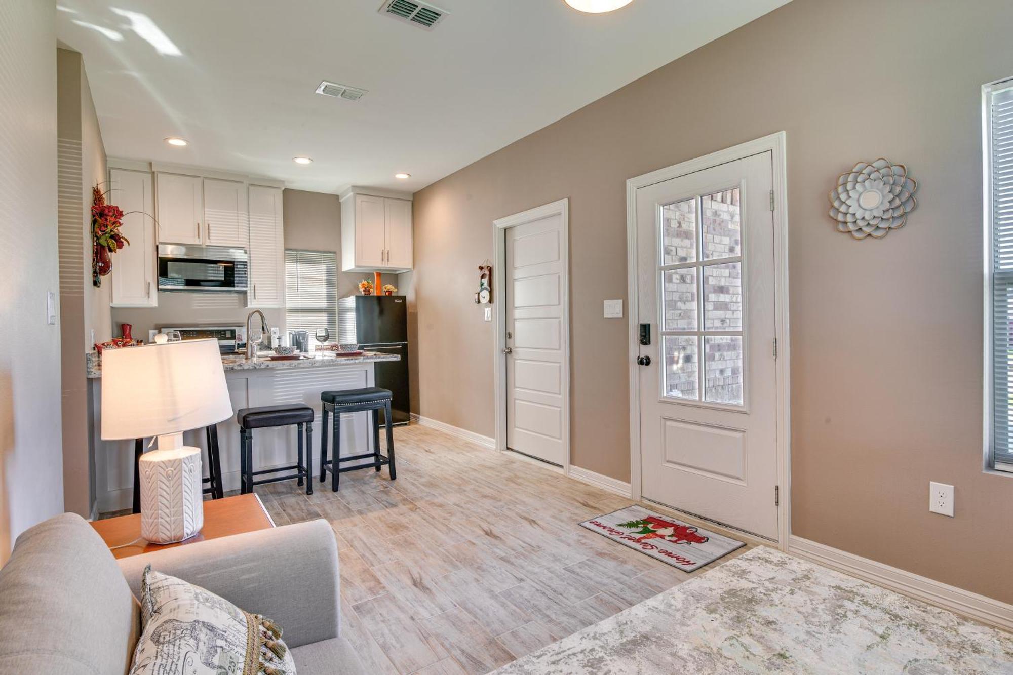 Pet-Friendly Brownsville Apartment With Yard! Exterior photo
