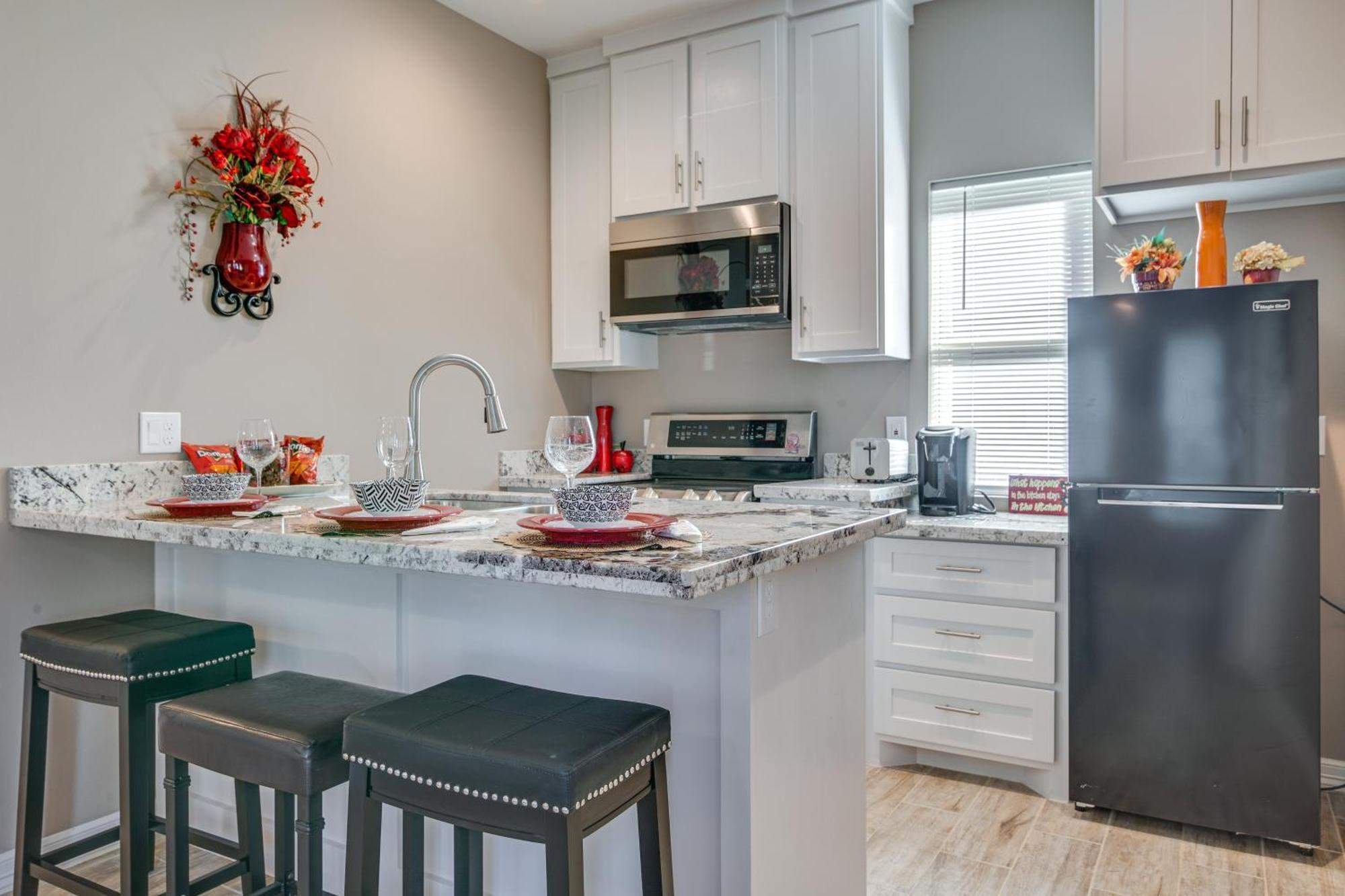 Pet-Friendly Brownsville Apartment With Yard! Exterior photo